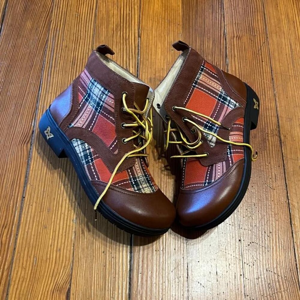Alegria Women's Brown and Burgundy Boots
